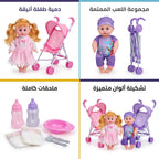 دمية طفل صغير مع عربة